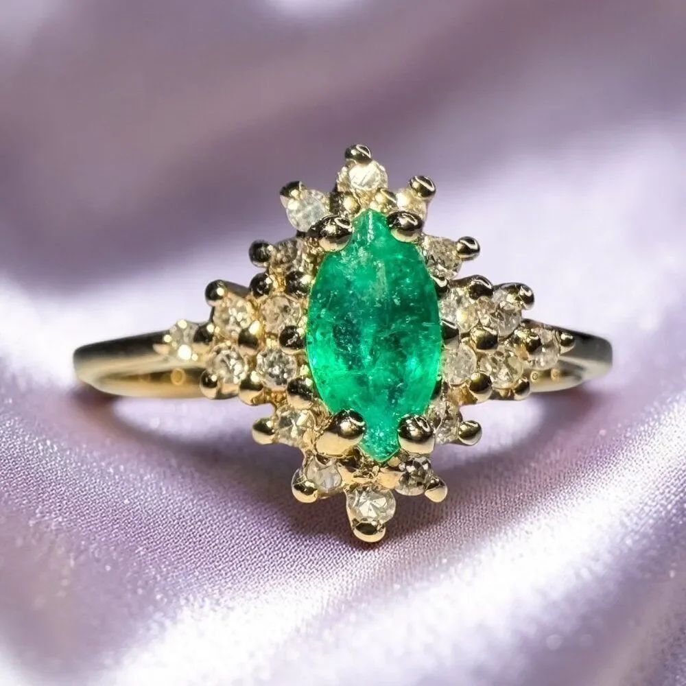 Estate- 10K Gold- Natural Emerald & Halo Diamond Ring - Size 5.5- Marquis -1.6g